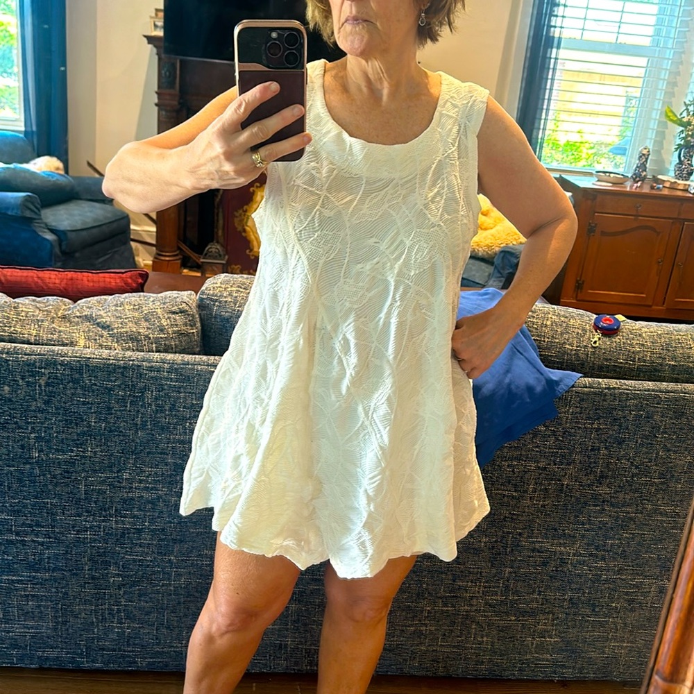 Gorgeous textured sleeveless stylish tunic. Beautiful drape!